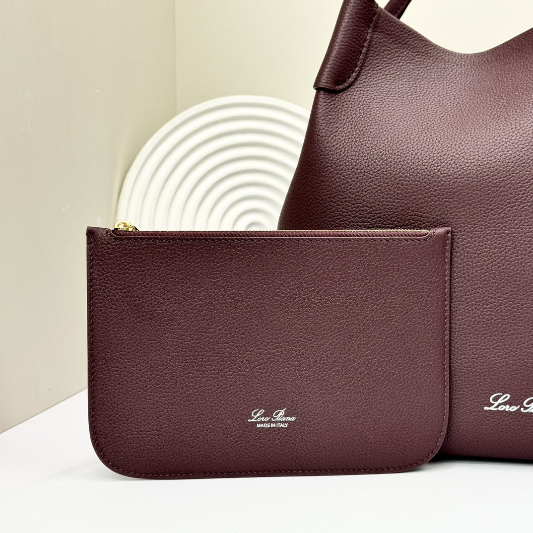 L**o p*ana large bale bag grained calfskin 24 x 20 x 27 cm