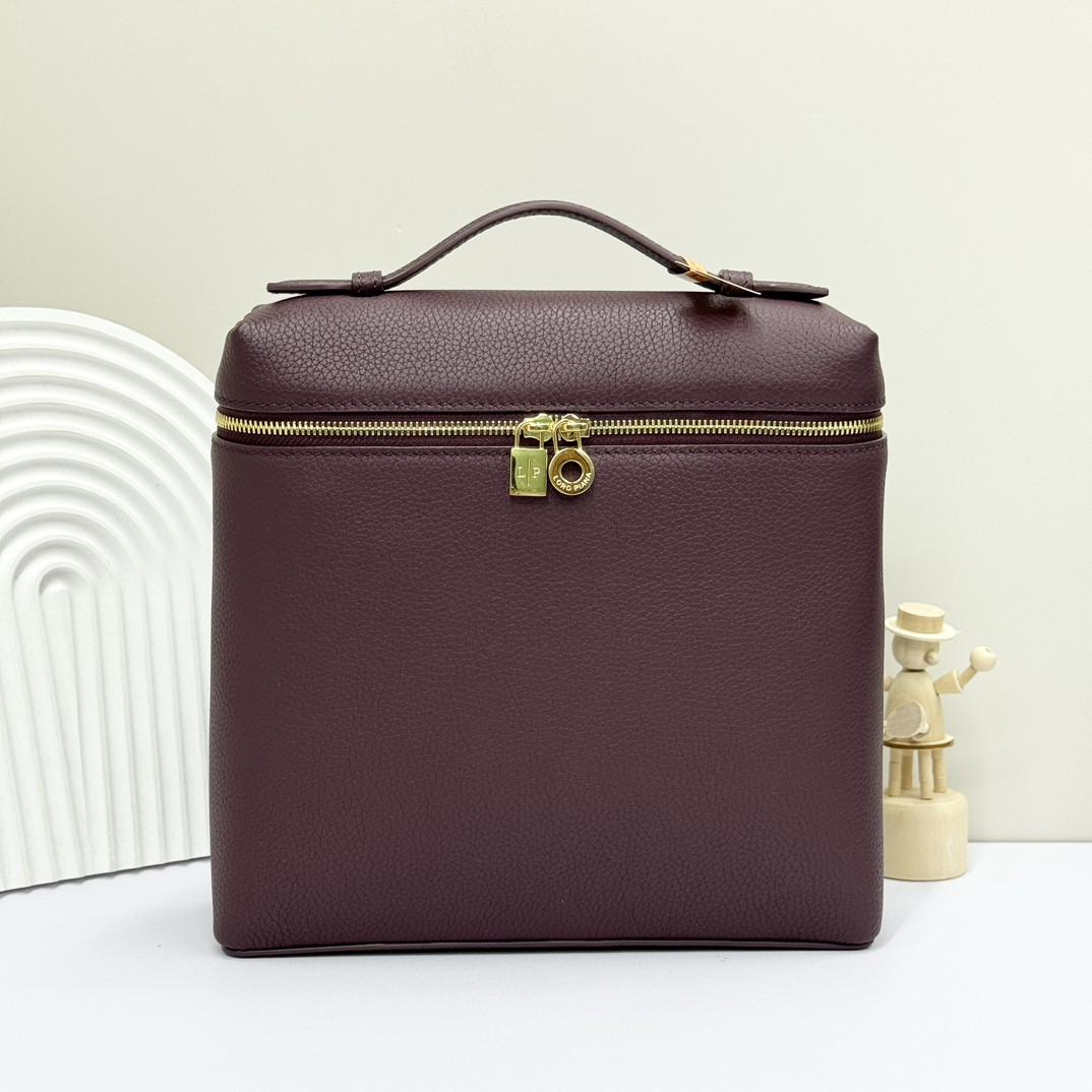 L**o p*ana extra pocket backpack l23.5 grained calfskin 23 x 21 x 8 cm