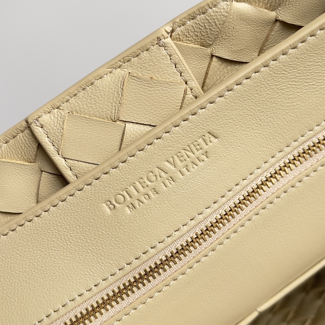 bo*te*ga Ve*ne*ta medium andiamo 32x25x11cm