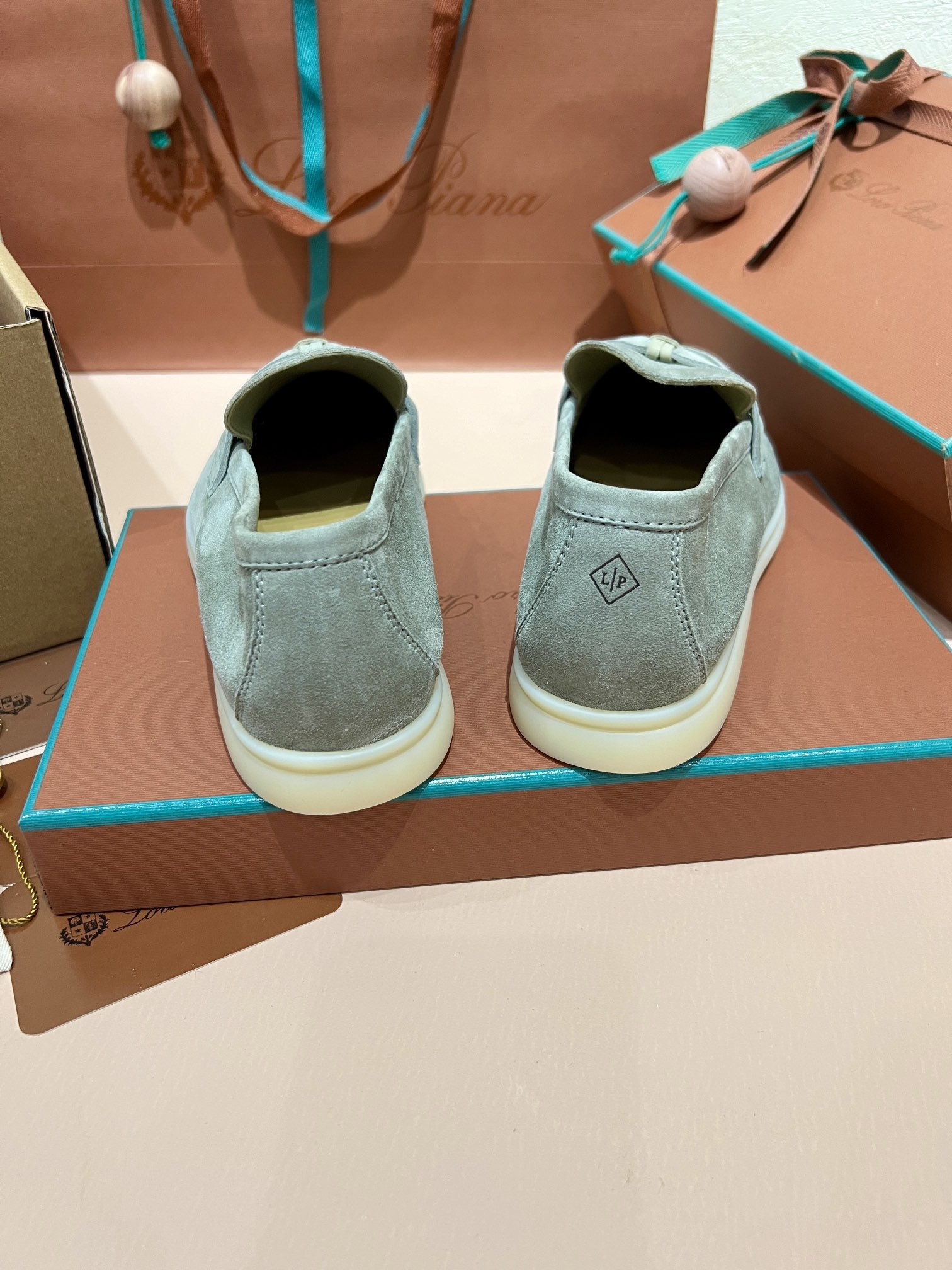 ua L**o p*ana summer charms walk loafers