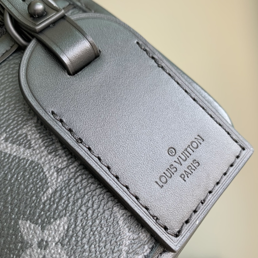 LV Bosphore Wearable Wallet M12599 12 x 7 x 19 cm