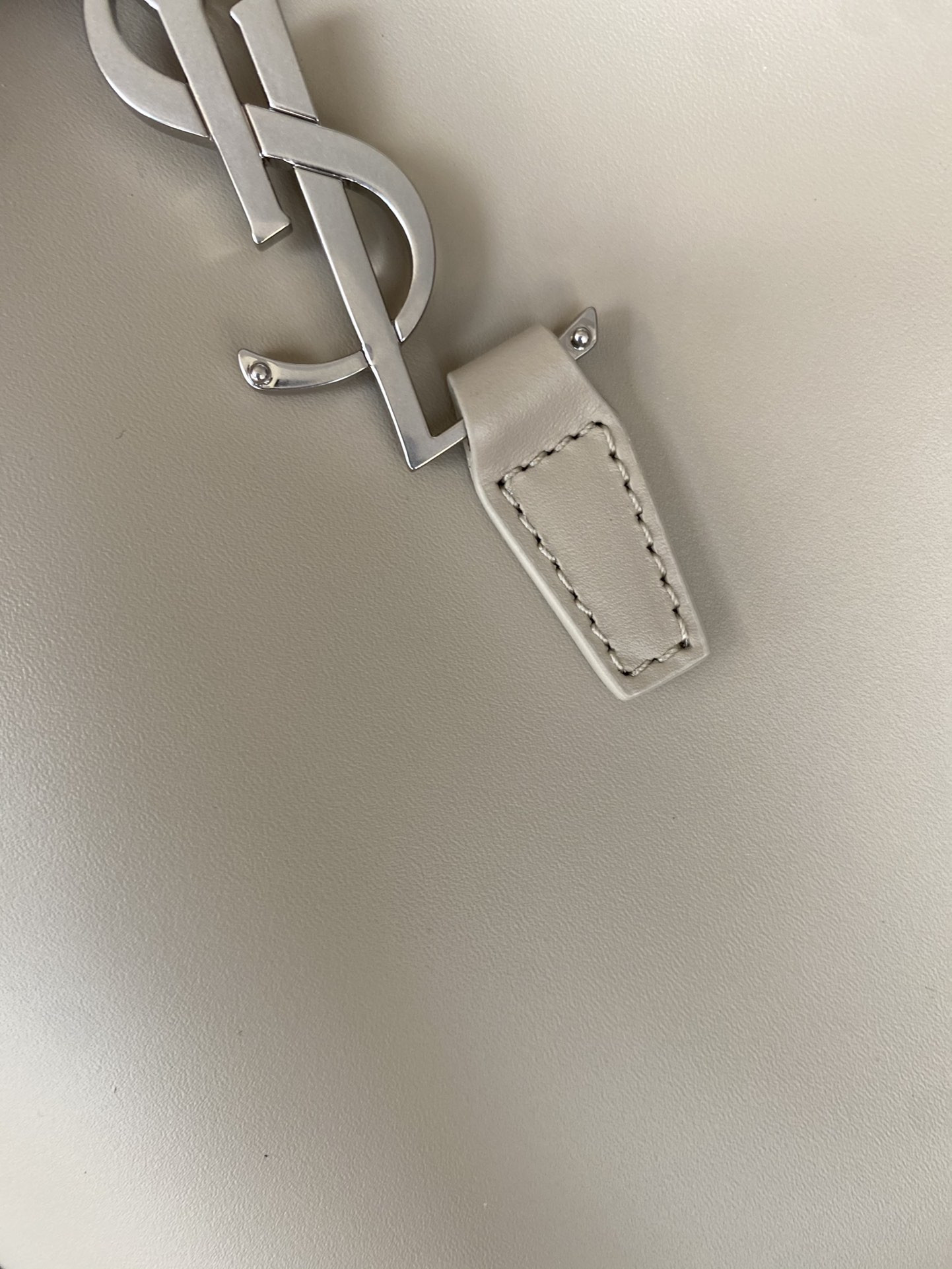 Y*L le 37 small (shiny leather) 17 x 20 x 13 cm