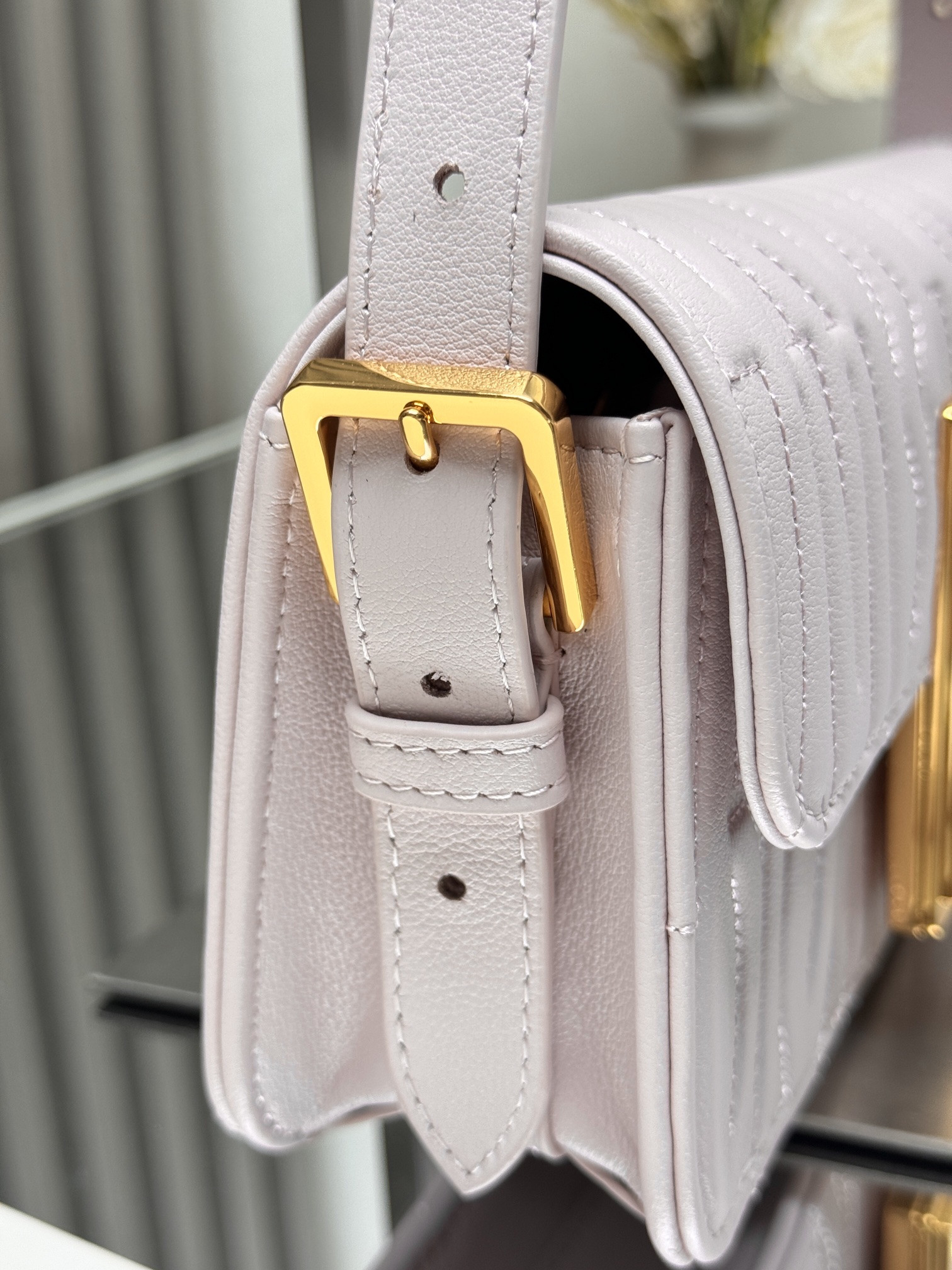 D*or miss D*or flap bag 22 x 11 x 6 cm