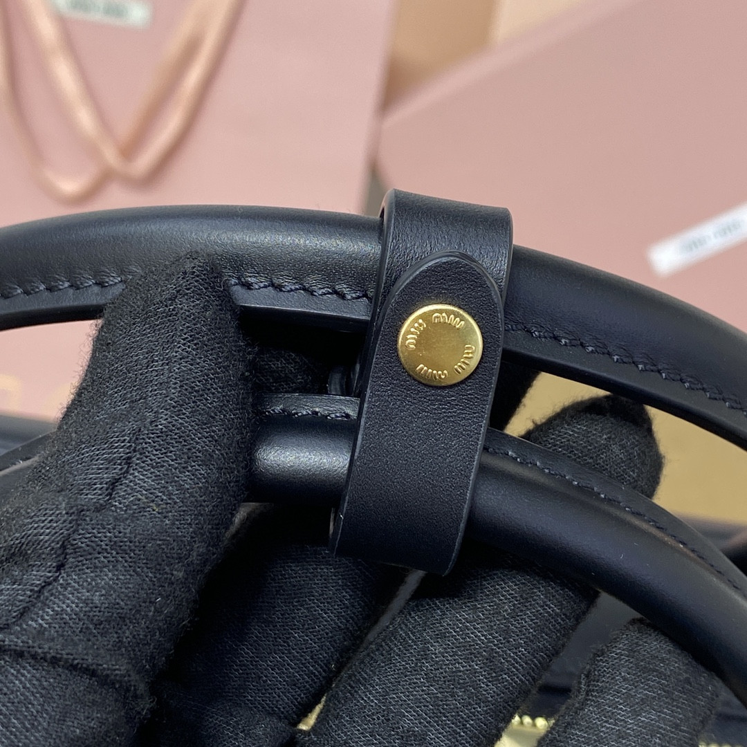 Miu Miu Leather Beau bag 23x34x10cm