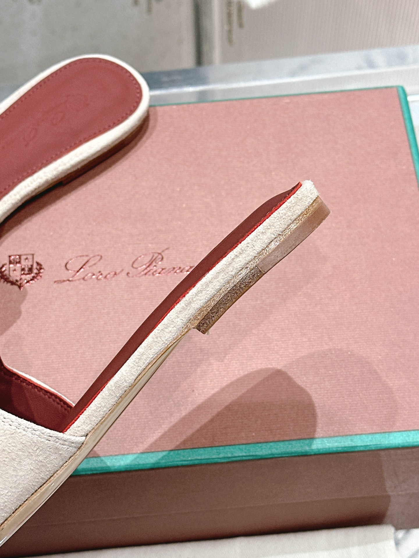 ua L**o p*ana summer charms sandal