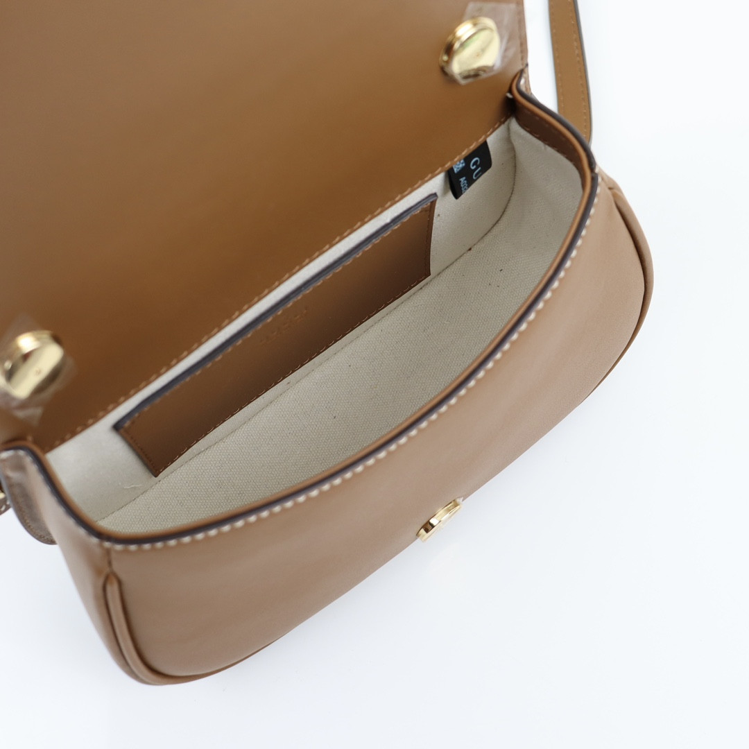 G*u*i small blondie 21.5x11x8cm