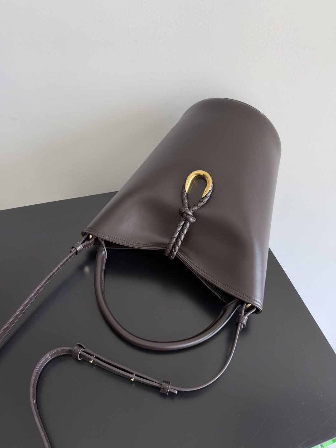 bo*te*ga Ve*ne*ta medium liberta bucket 30x18x18cm