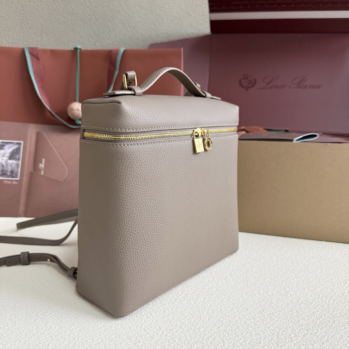 L**o p*ana extra pocket backpack l23.5 23x21x8cm