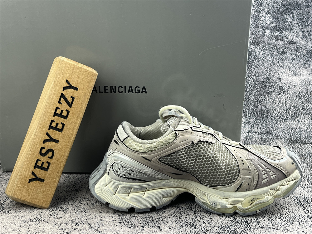 ua Ba1en*iaga stapler sneakers