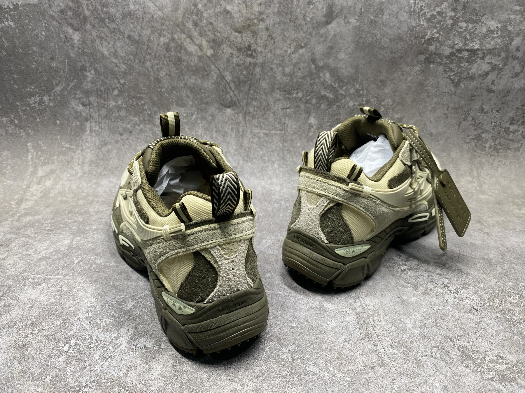 UA Off-White "BE RIGHT BACK"