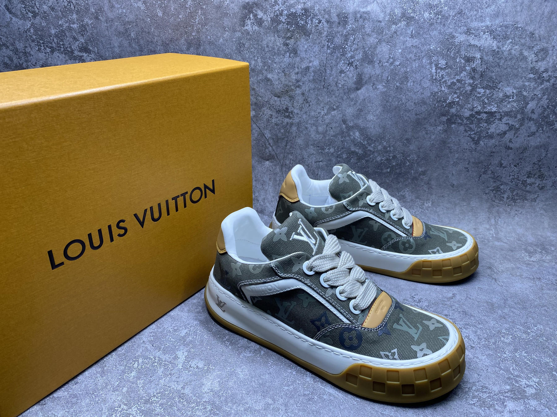 UA LV Tilted Sneaker