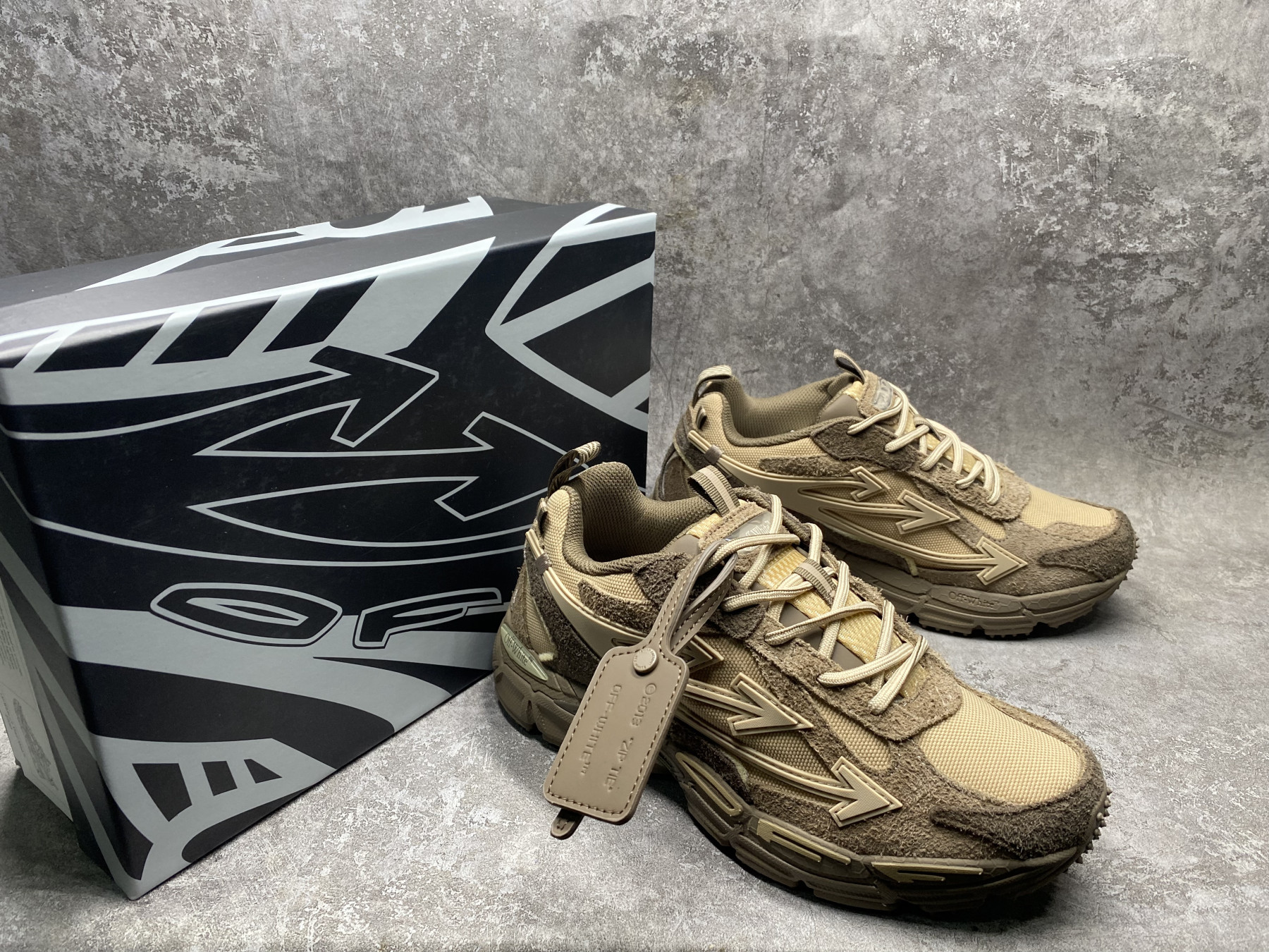 UA Off-White "BE RIGHT BACK"