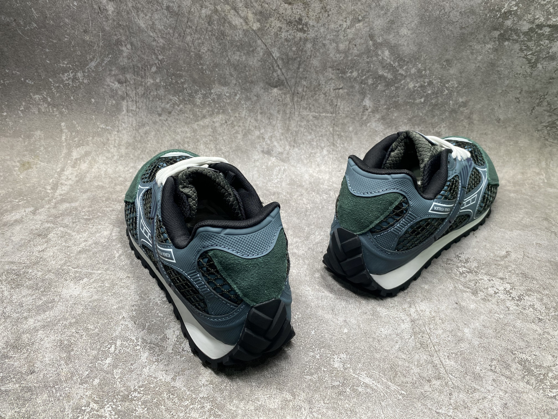 ua b0tt*ga Ven*ta orbit sneaker