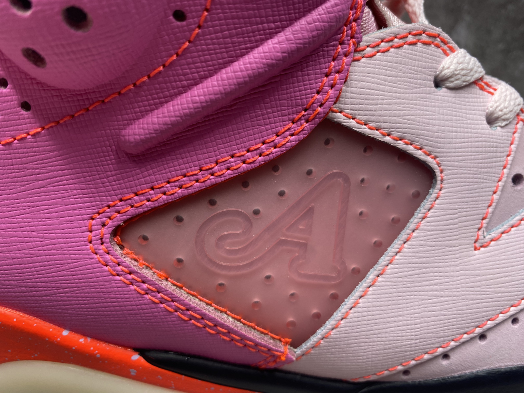 UA AIR Jordan 6 Retro