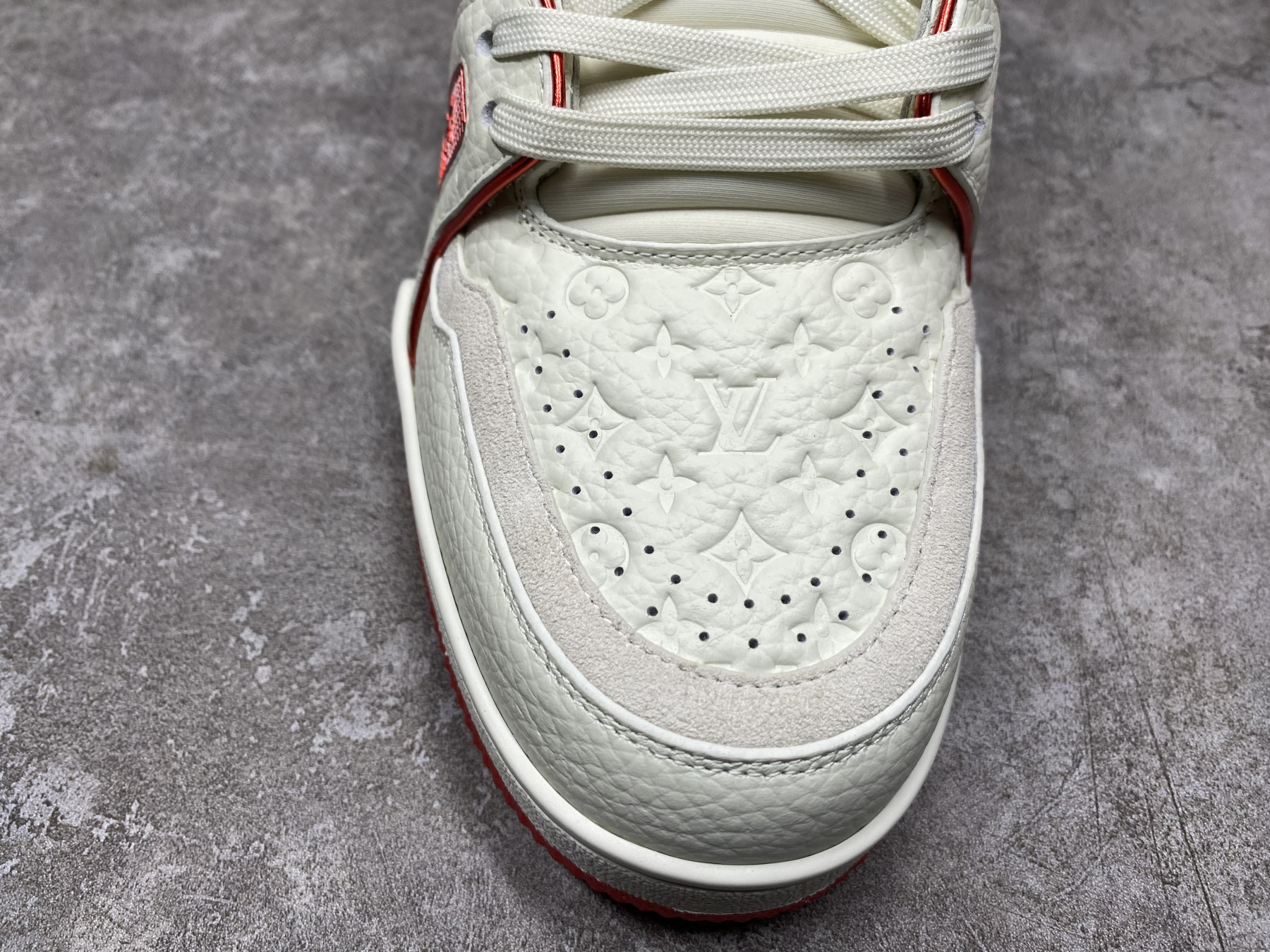 UA LV trainer Sneakers