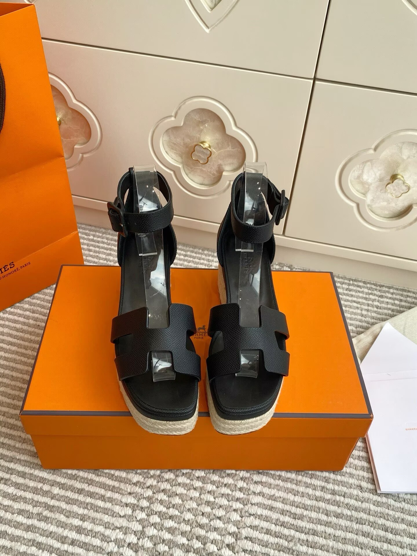 ua H**me5 elda spanish woven shoes