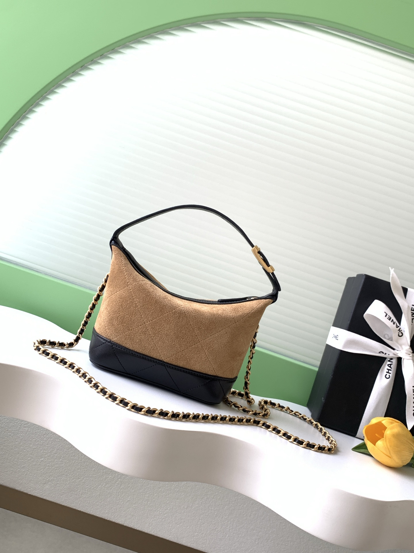 Ch**el clutch with chain ap5187 21x19x7cm