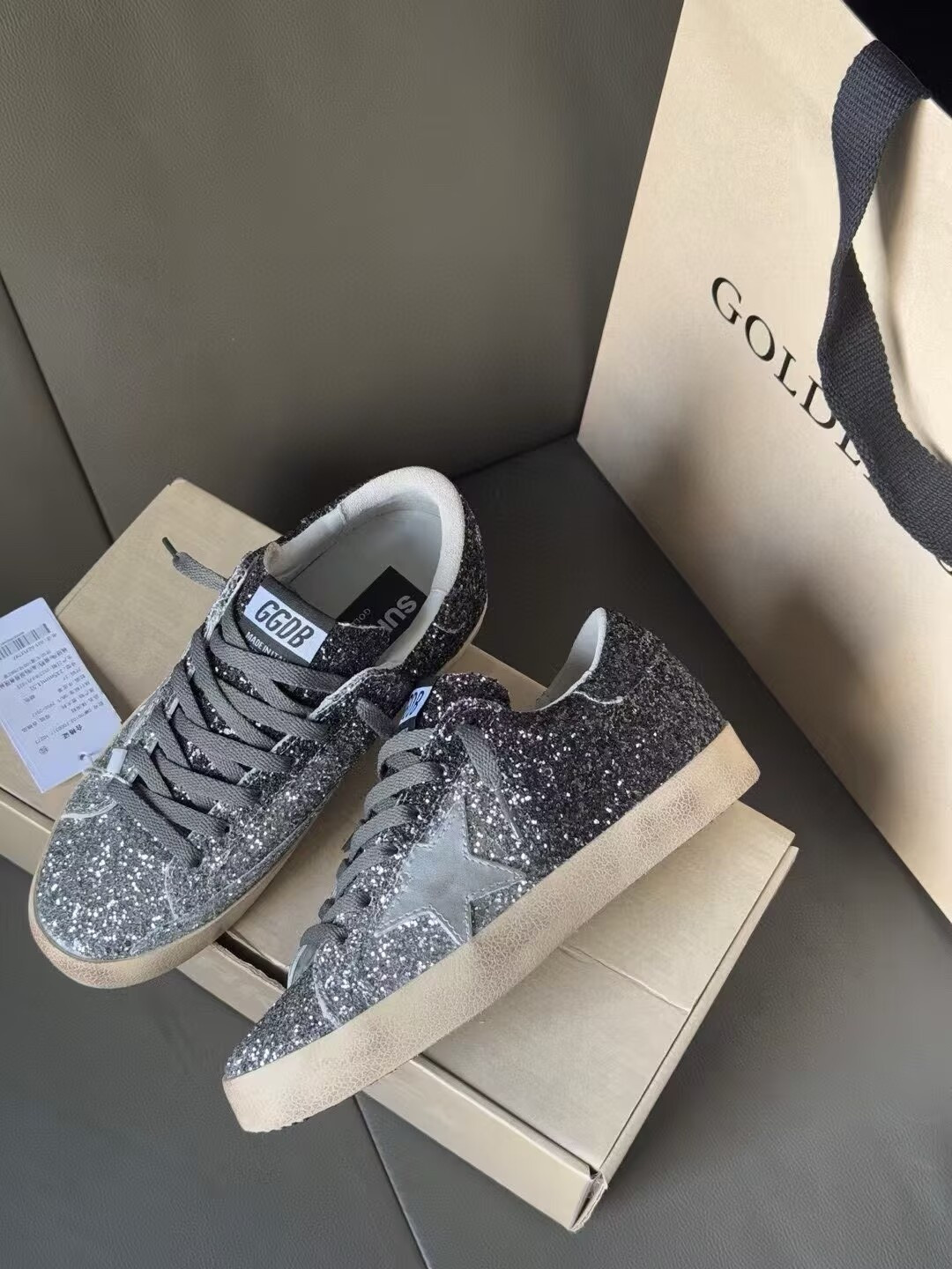 ua g01den G003e s*per-star sneaker