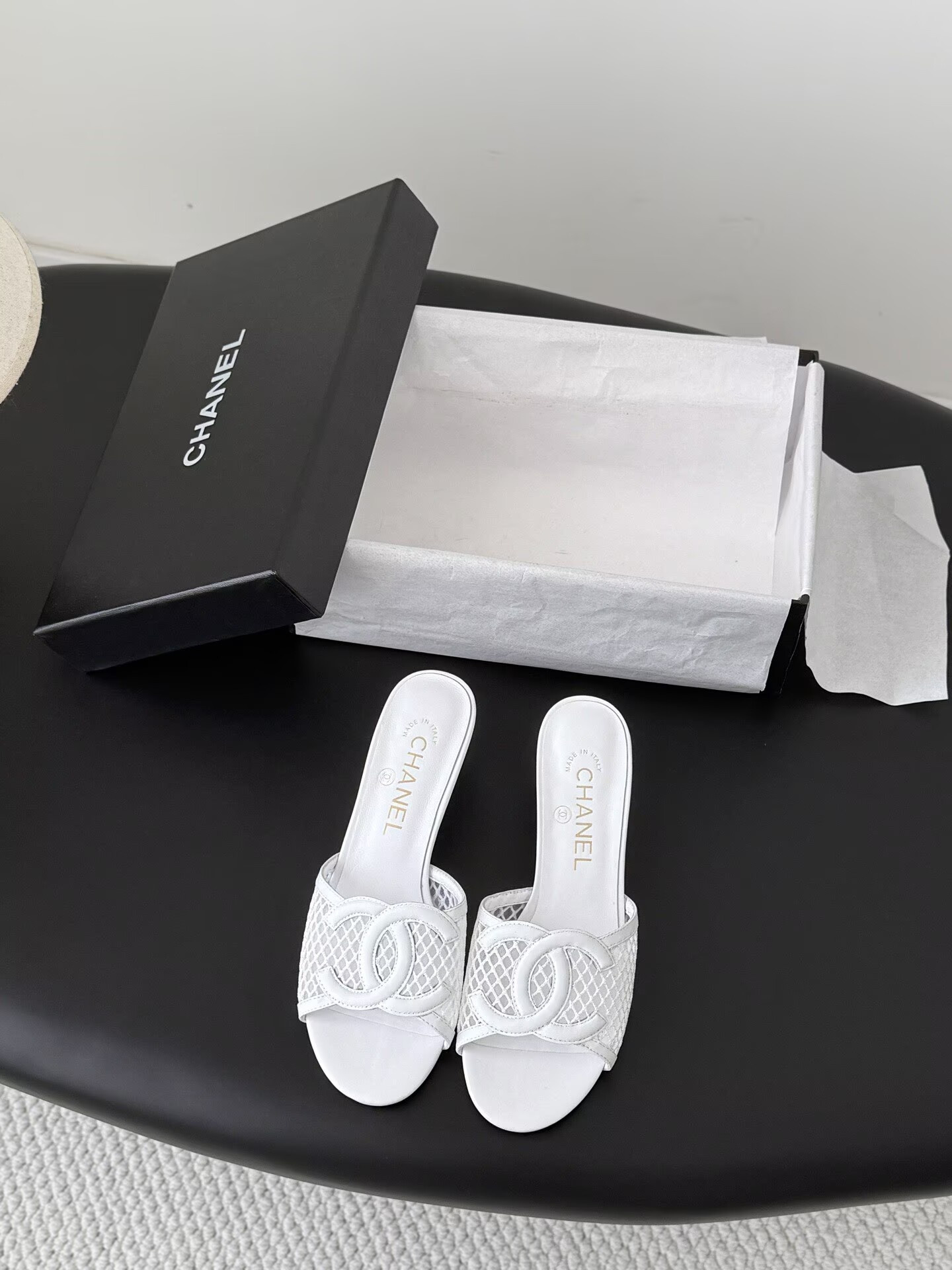 ua Ch**el sandals 4.5cm heel