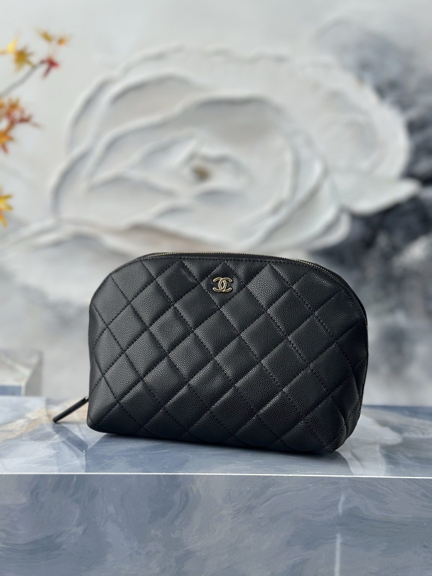 Ch**el quilted cosmetic bag gold hardware a31102 18.5x6x11cm