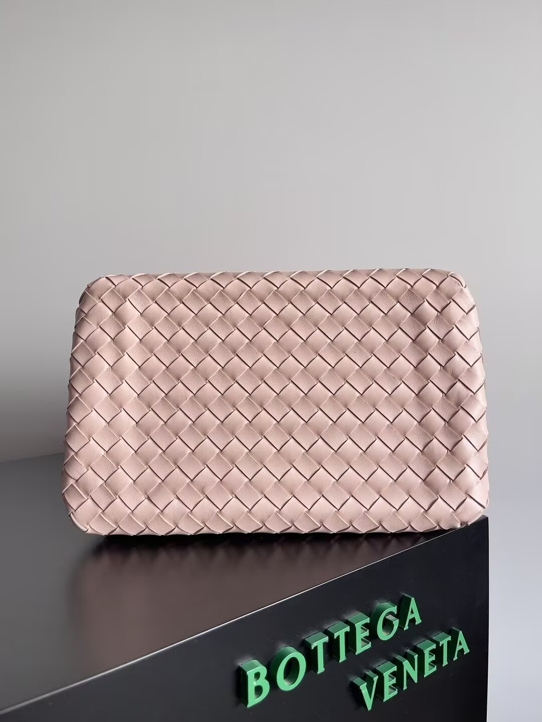 Bottega Veneta andiamo parachute 796571 30x26x20cm