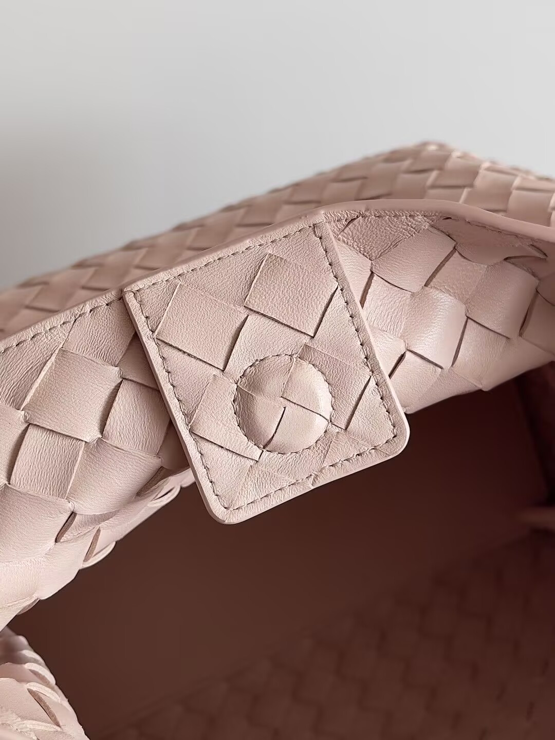 Bottega Veneta andiamo parachute 796571 30x26x20cm