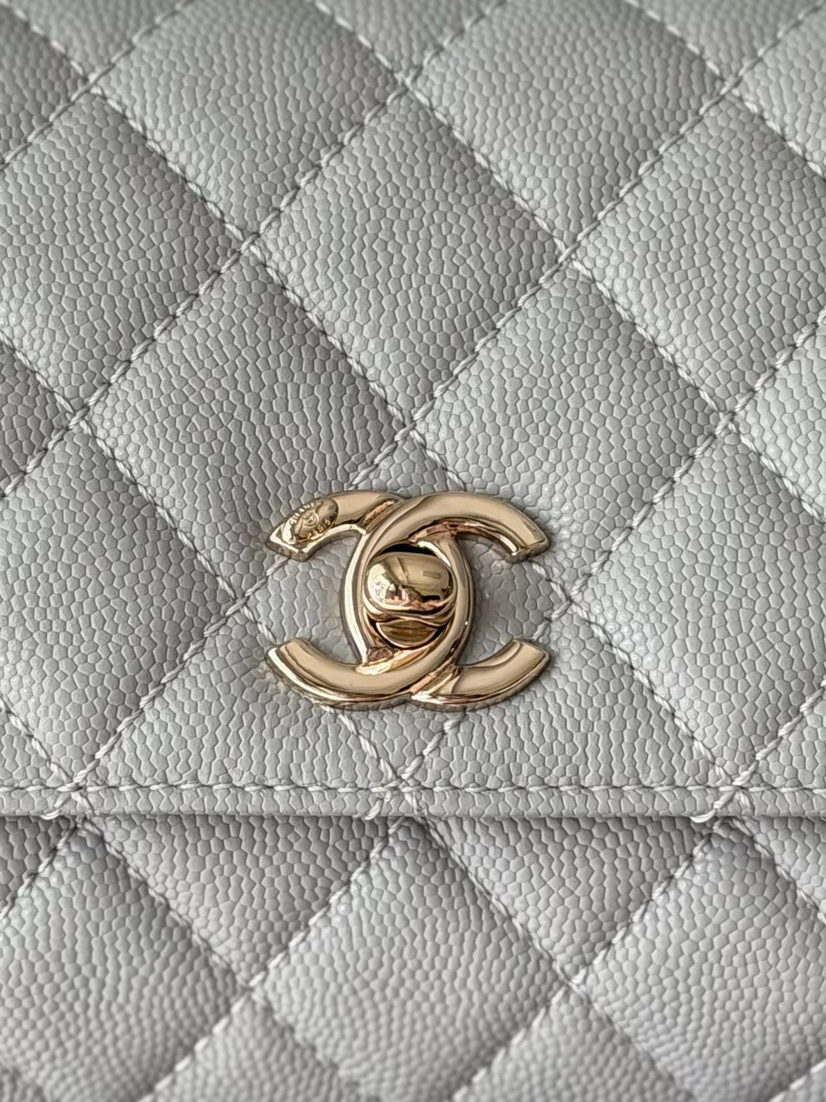 Ch**el mini coco handle 13x19x9cm