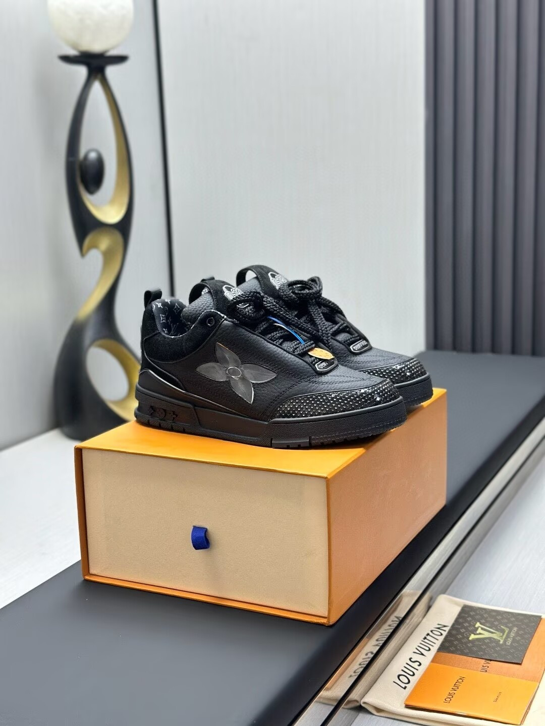 UA LV Skate Sneaker