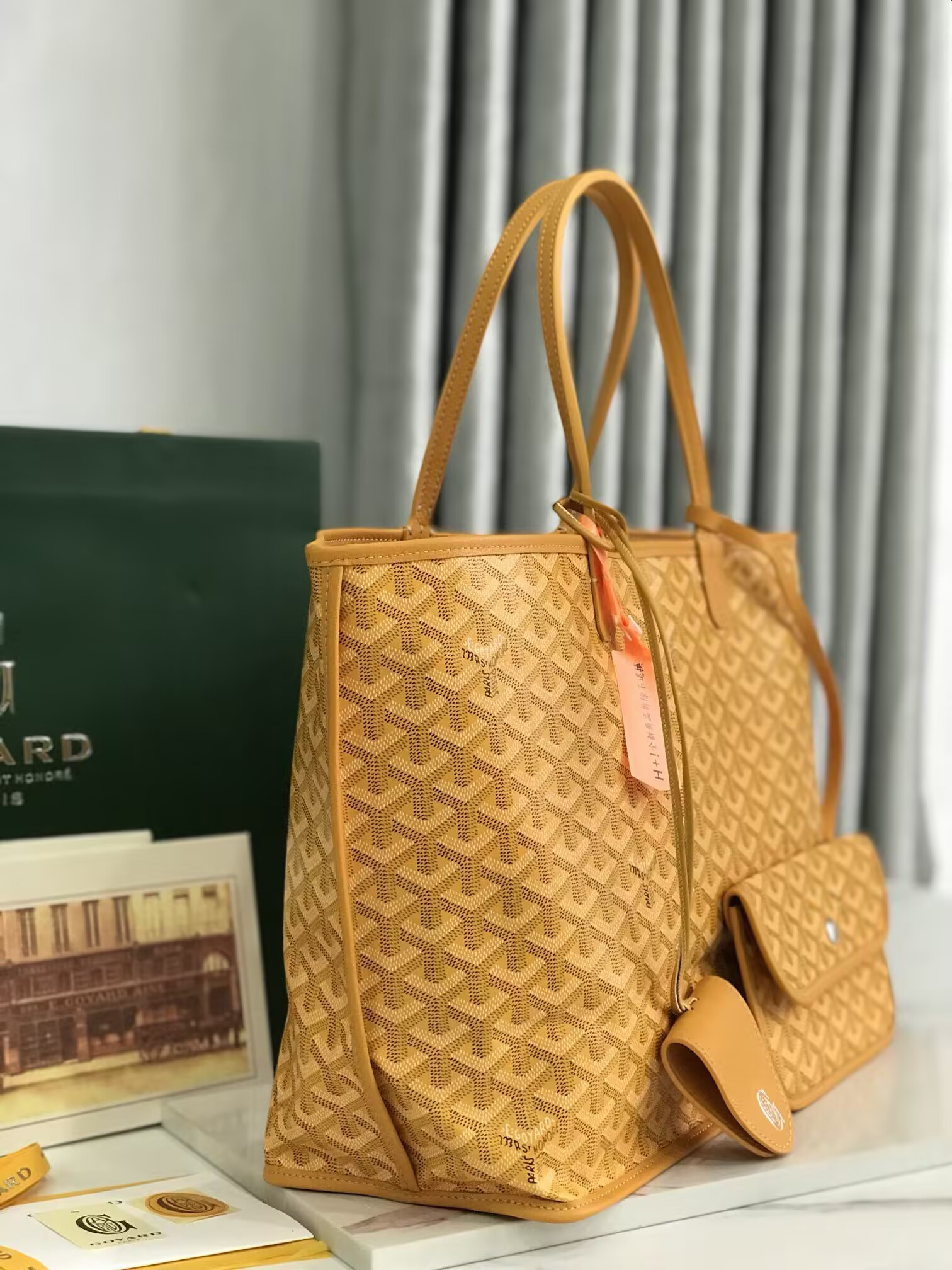 G09ard anjou gm bag 39x32x19cm