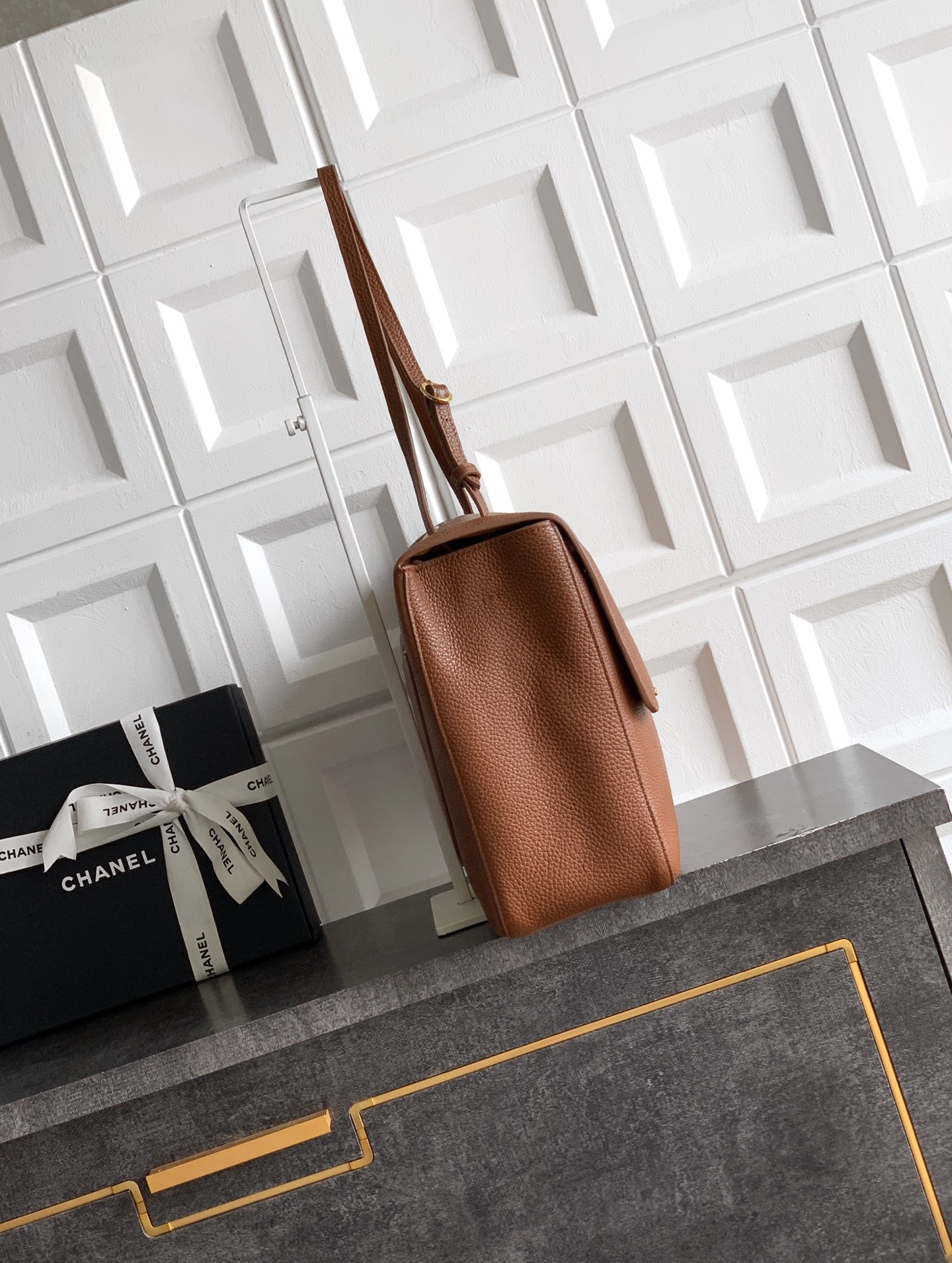 Ch**el maxi flap bag gold hardware as6233 26x38.5x11cm