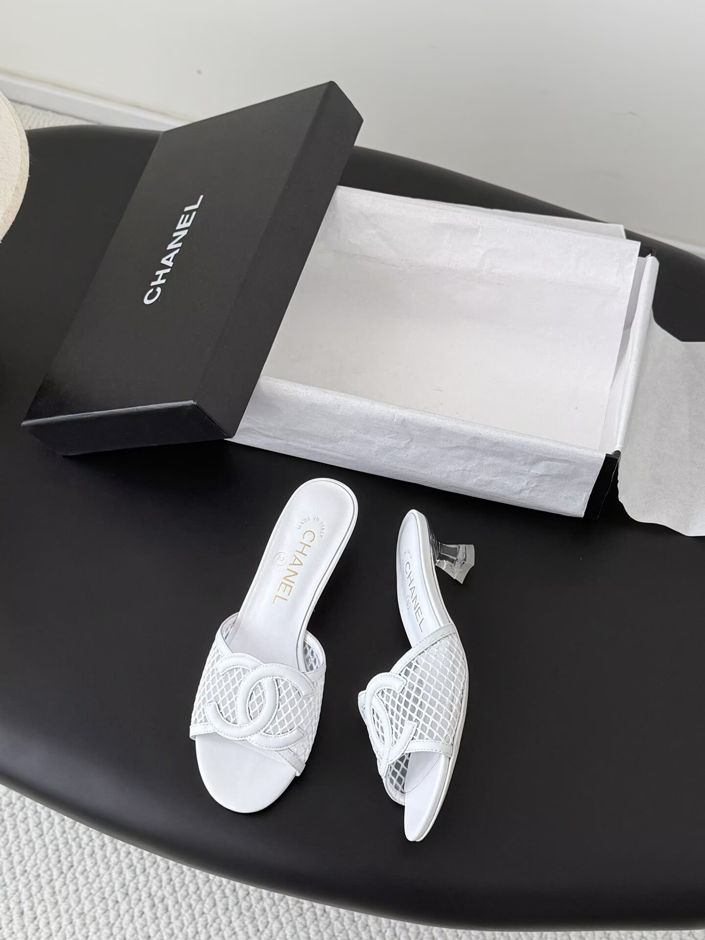 ua Ch**el sandals 4.5cm heel