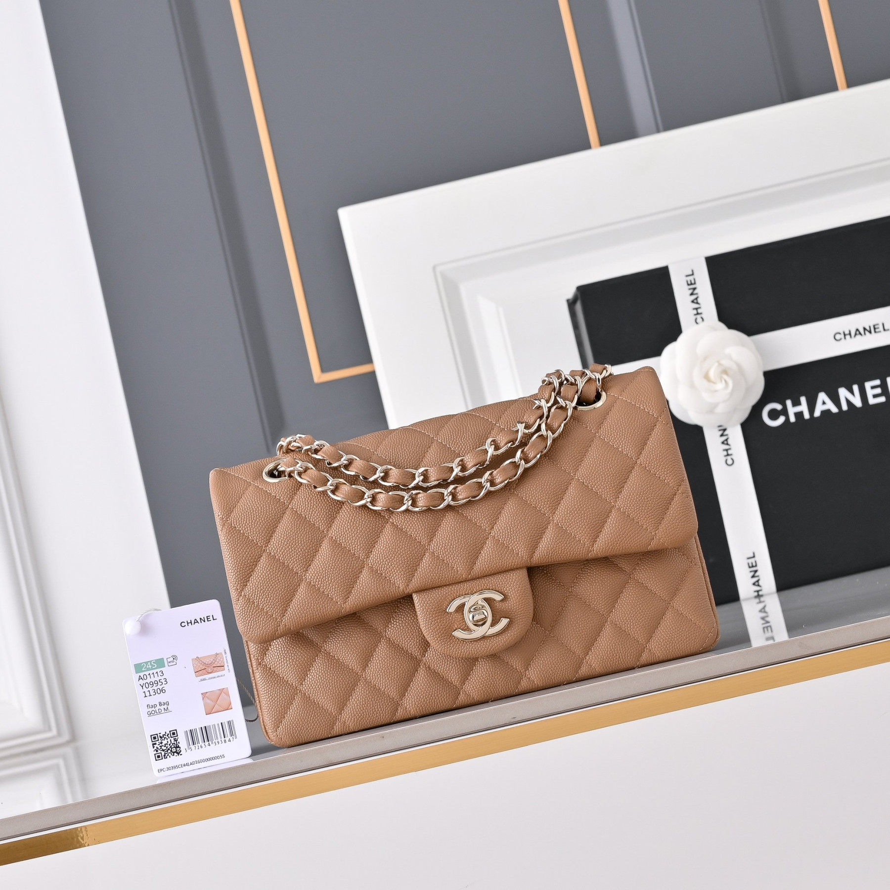 Ch**el classic flap handbag caramel with light gold hardware and caviar leather a01113 23x14.5x6cm