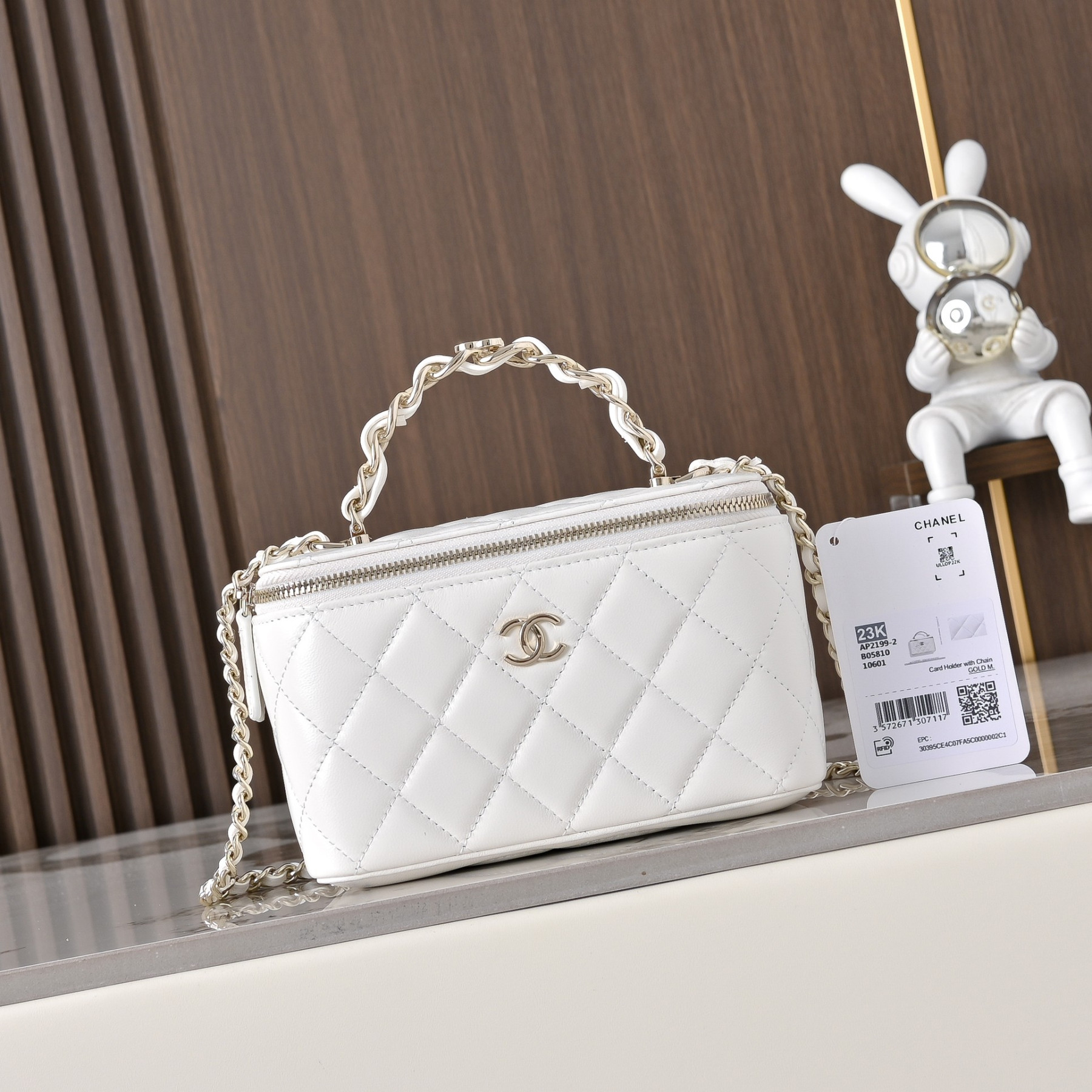 Ch**el vanity with chain 9.5x17x8cm