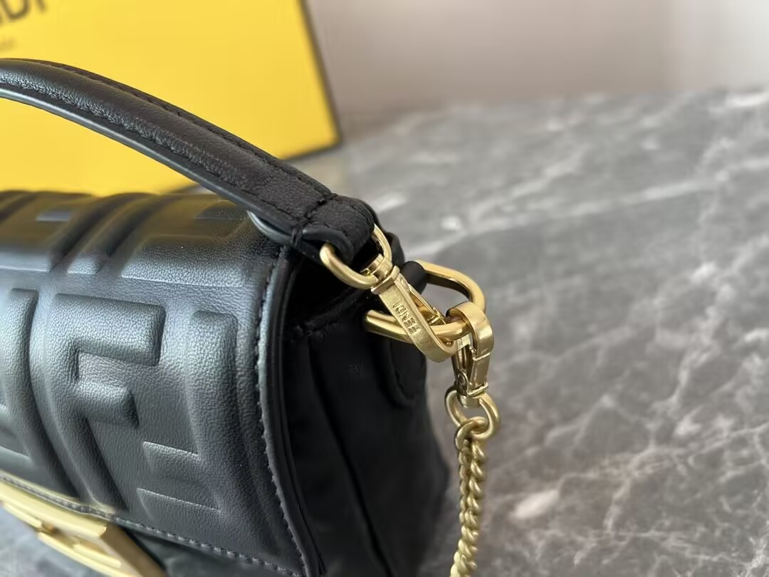 F**di baguette mini bag 19x4x10cm