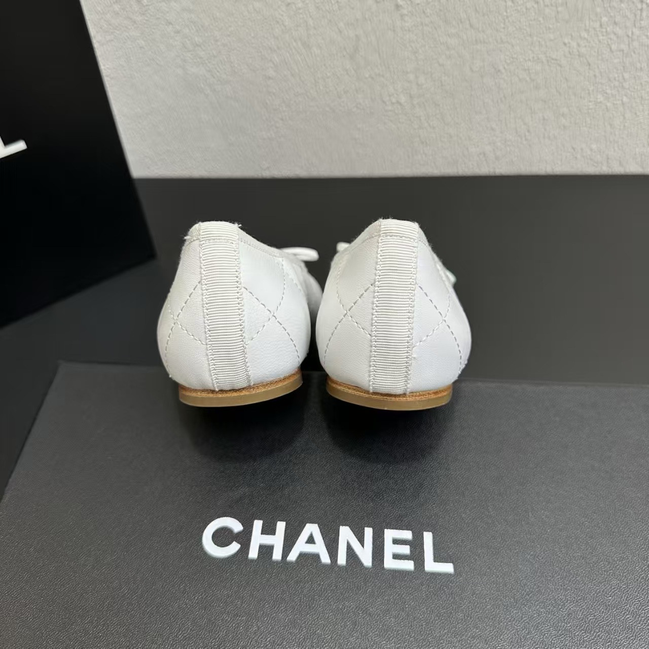 ua Ch**el ballet flat