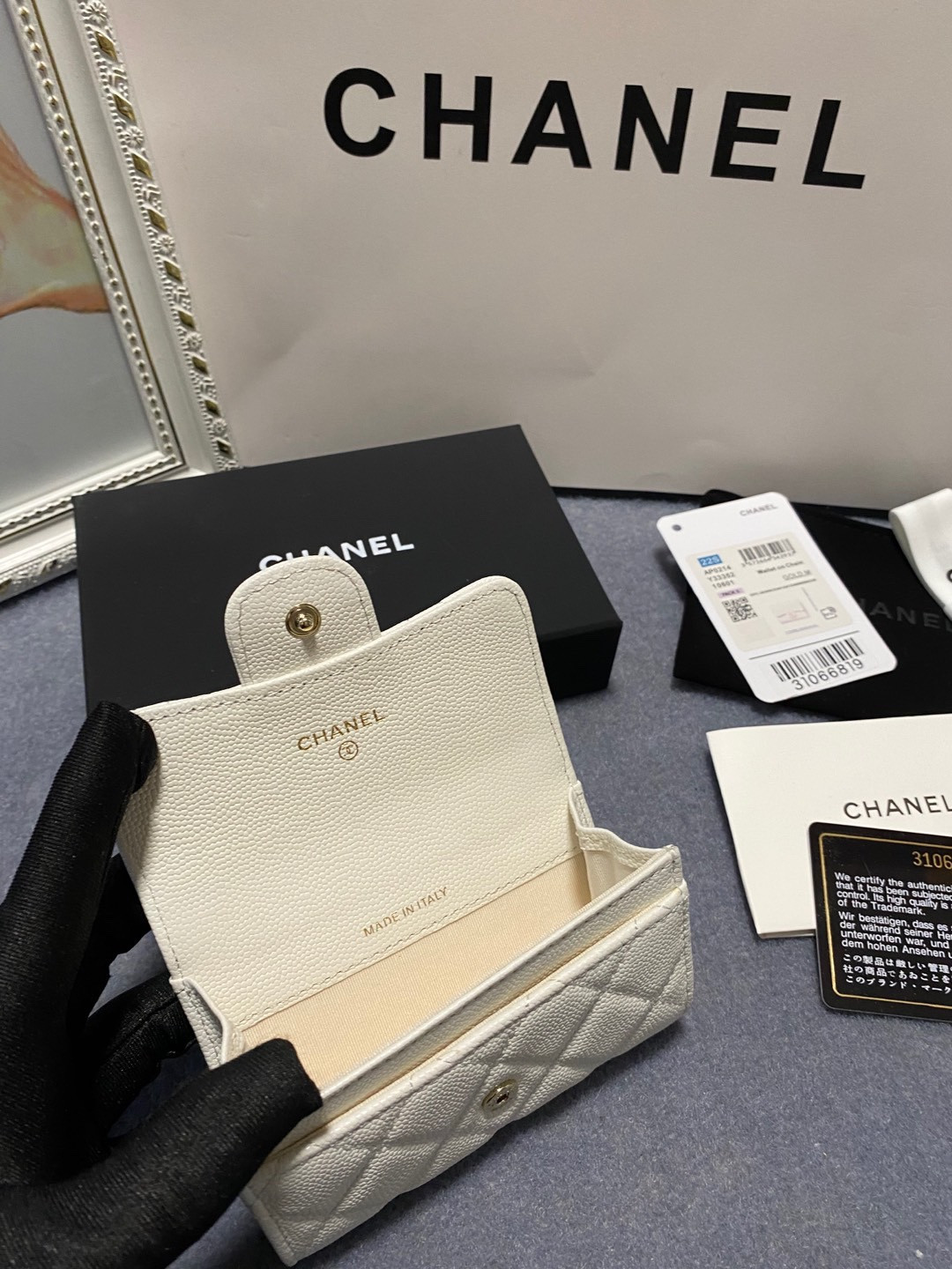 Ch**el card holder 11.3 x 7.5 x 2.5 cm