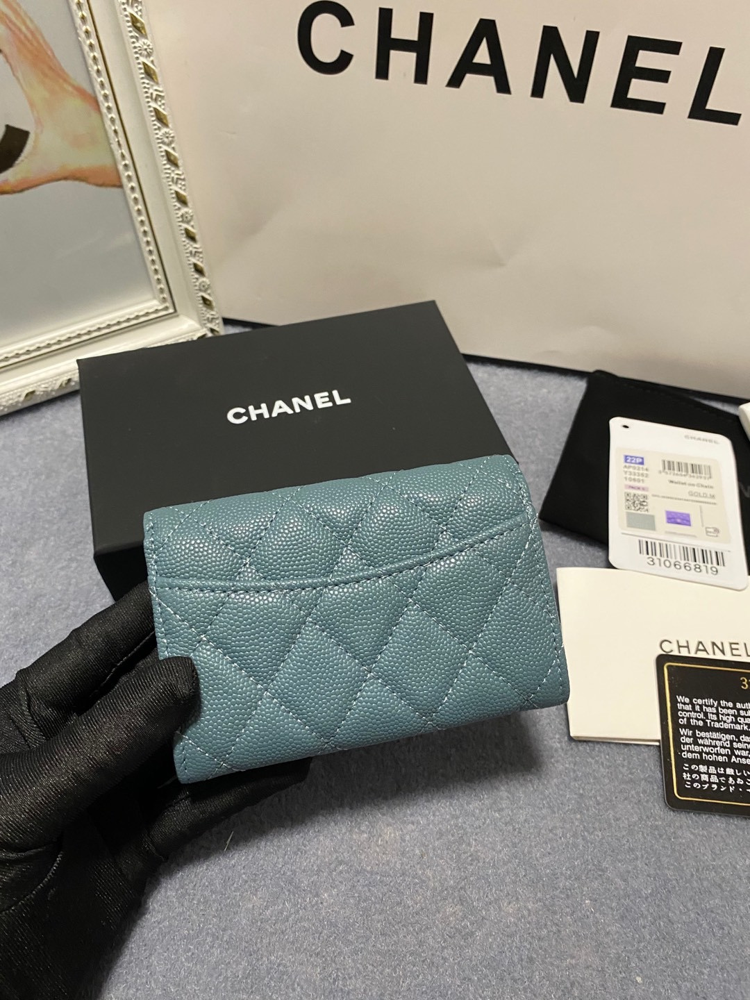 Ch**el card holder 11.3 x 7.5 x 2.5 cm