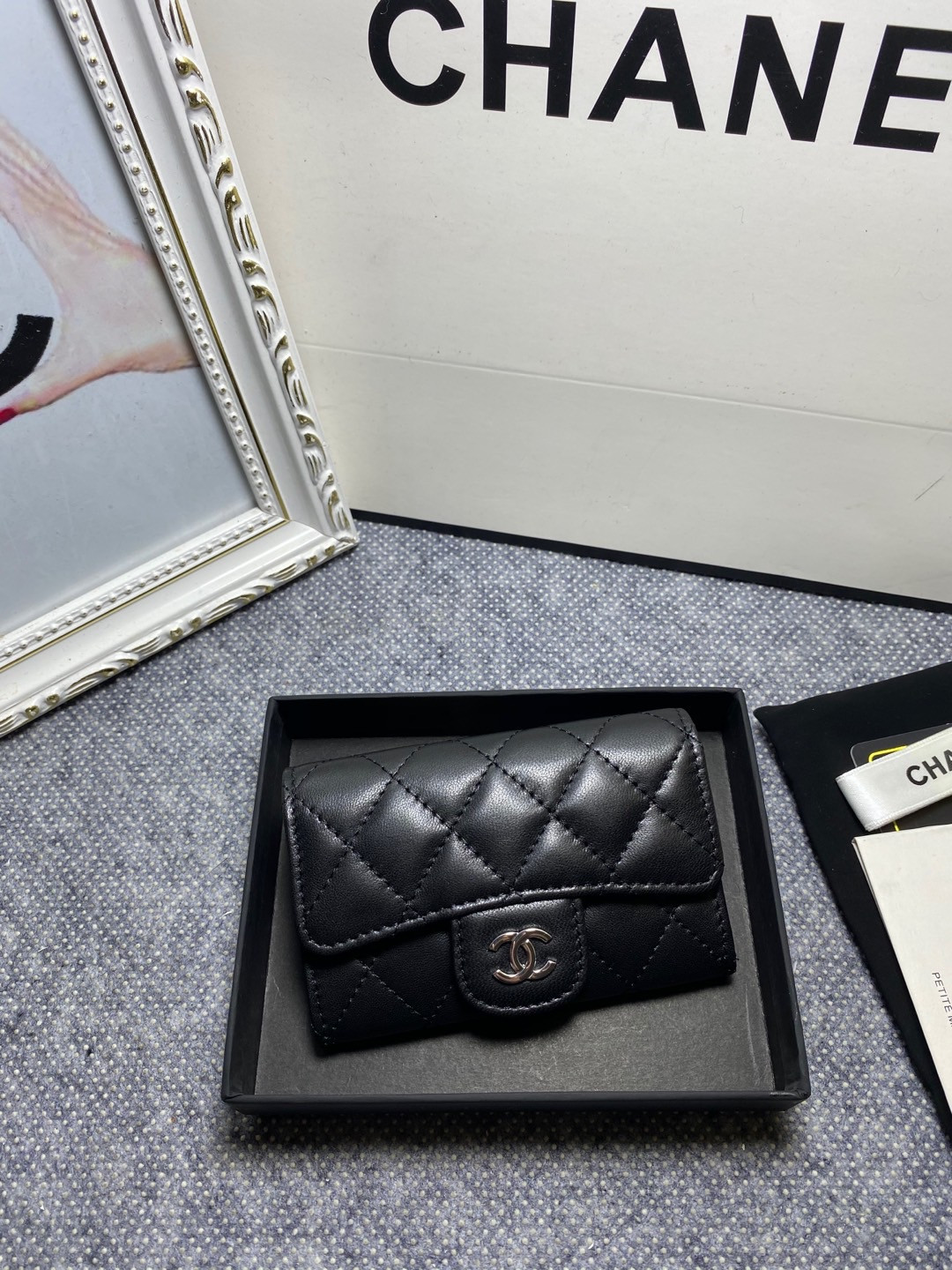 Ch**el card holder 11.3 x 7.5 x 2.5 cm