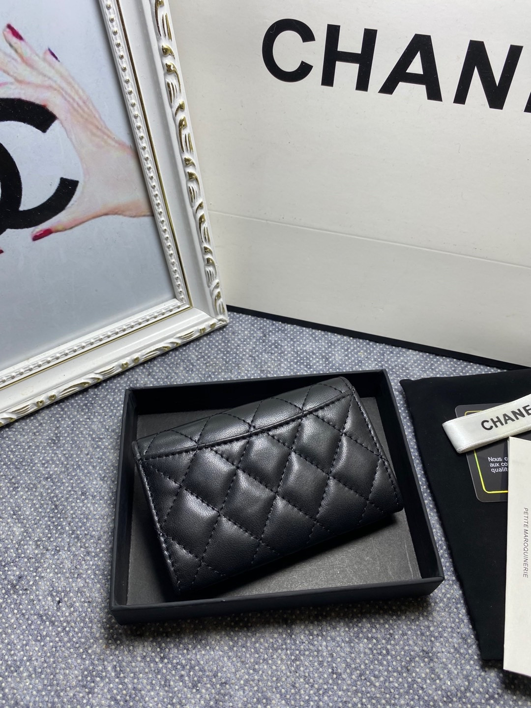 Ch**el card holder 11.3 x 7.5 x 2.5 cm