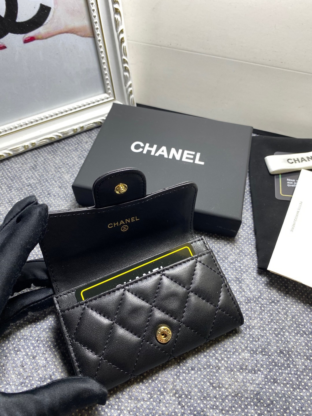 Ch**el card holder 11.3 x 7.5 x 2.5 cm