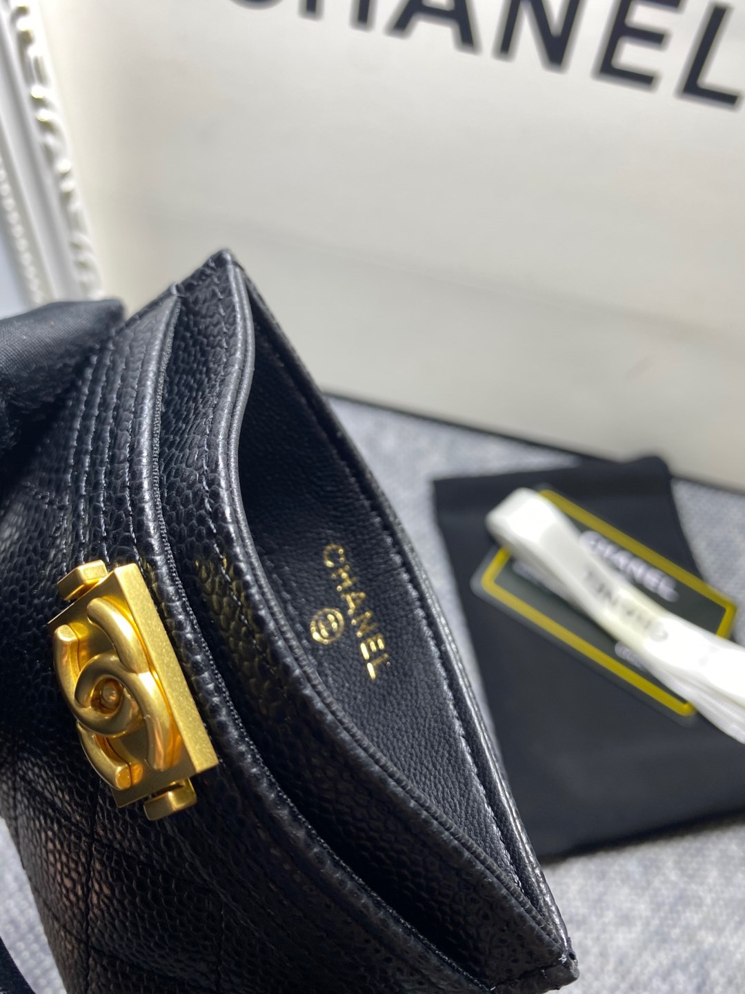 Ch**el card holder 10cm