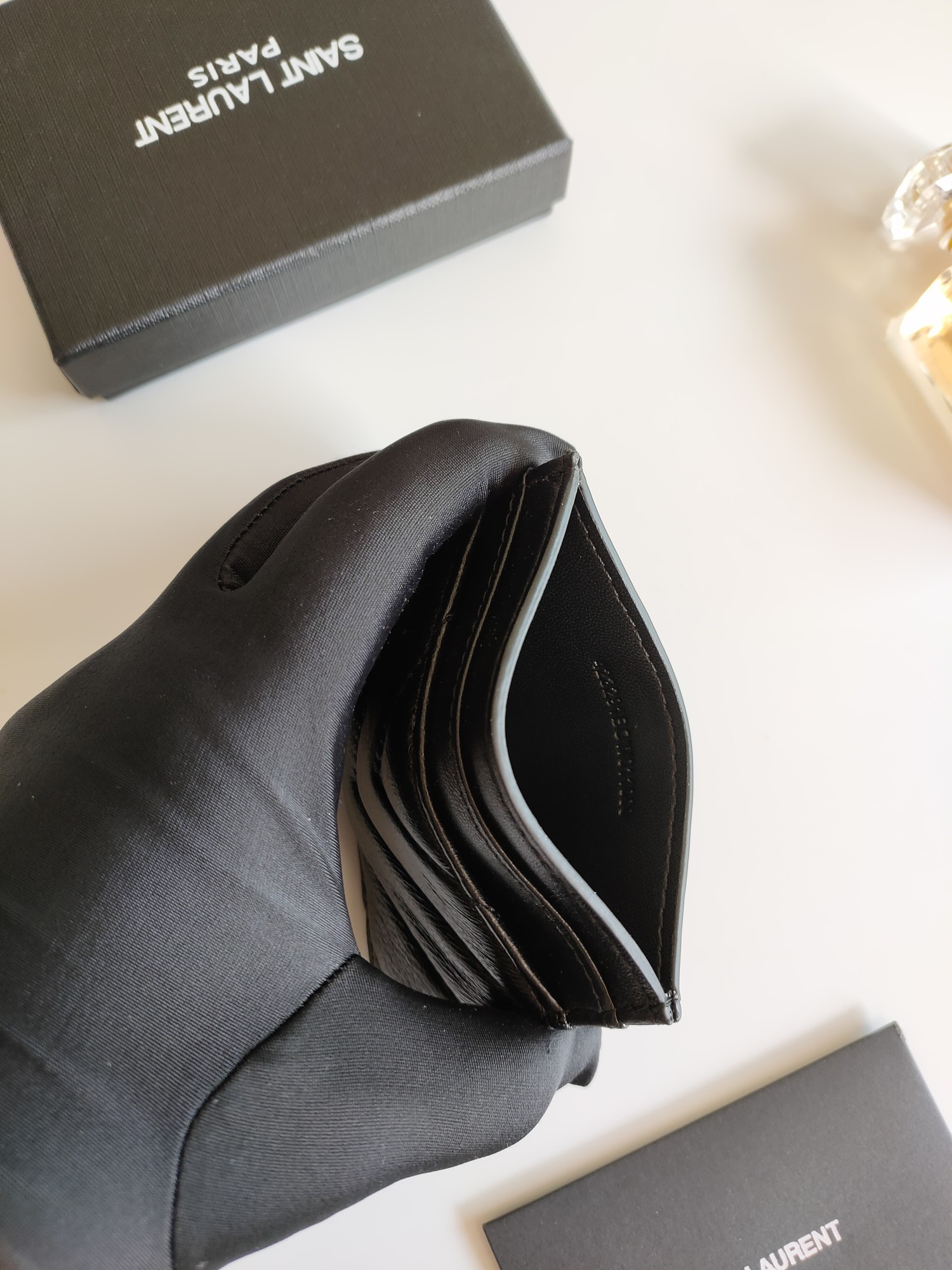 Y51 card holder 10.5×7.5×0.5cm