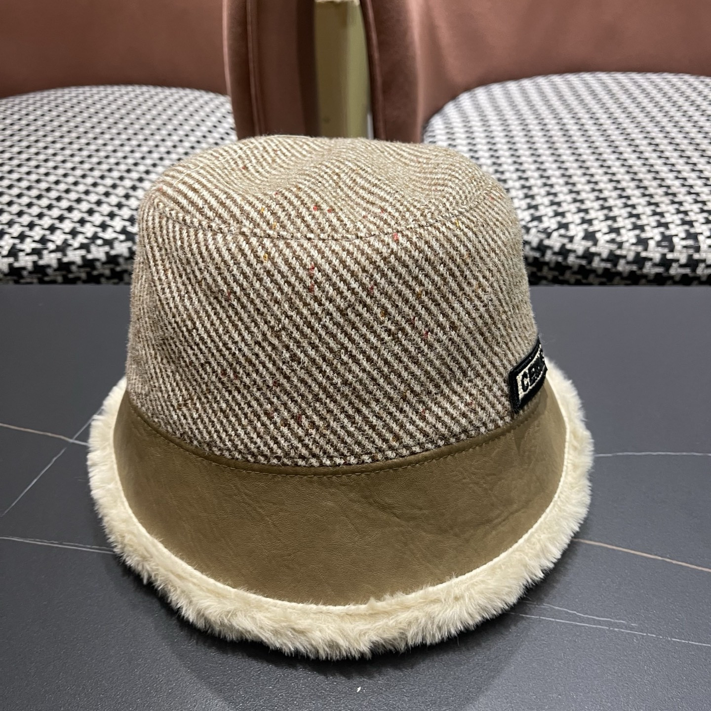 Ce1i*e bucket hat