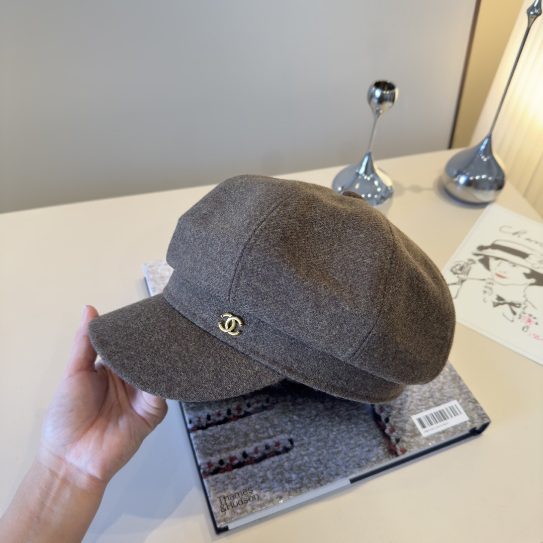 Ch**el newsboy cap 57cm head circumference