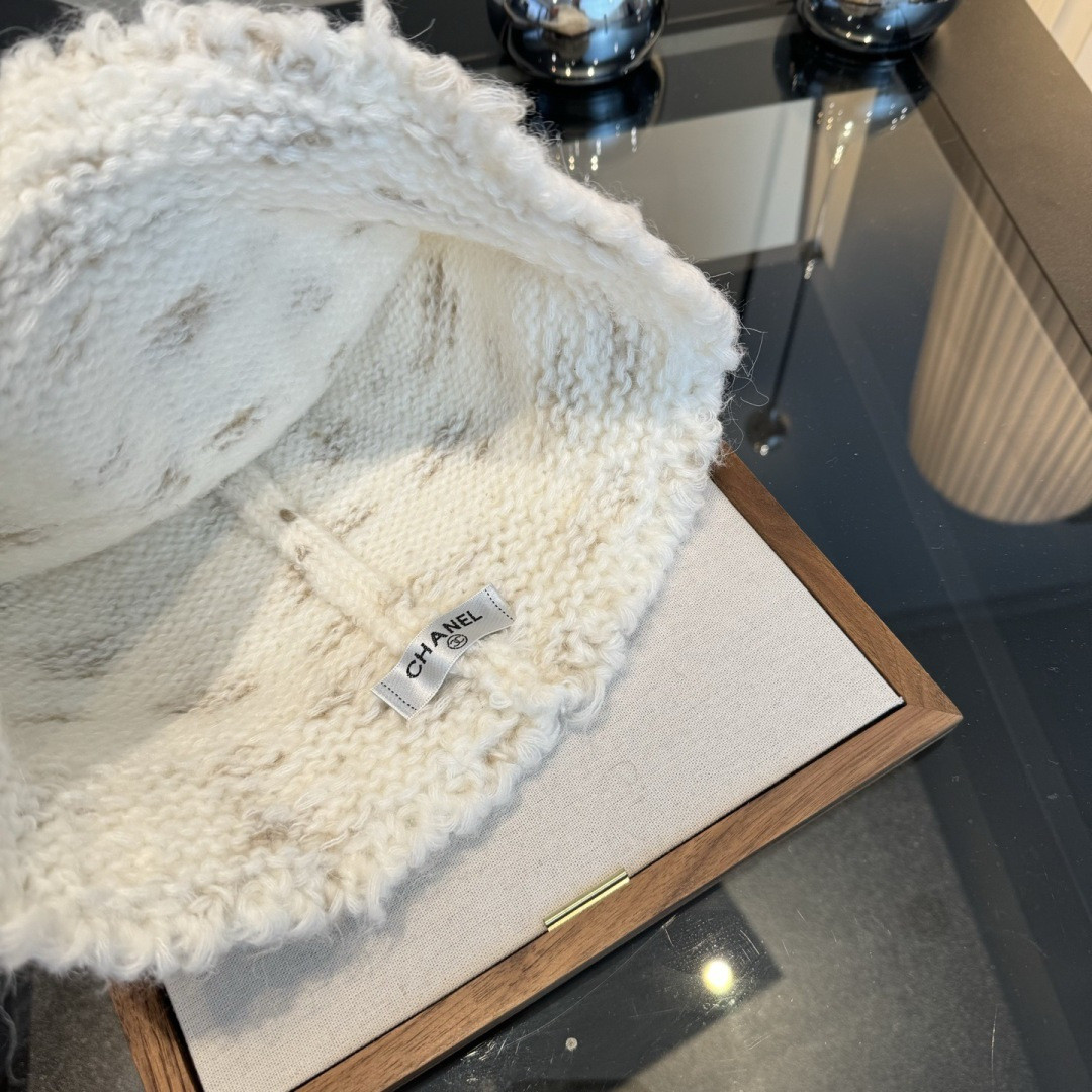 Ch**el knit bucket hat