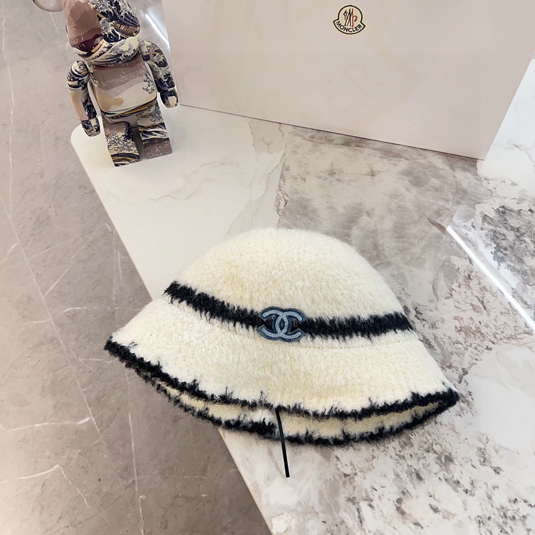 Ch**el knit bucket hat