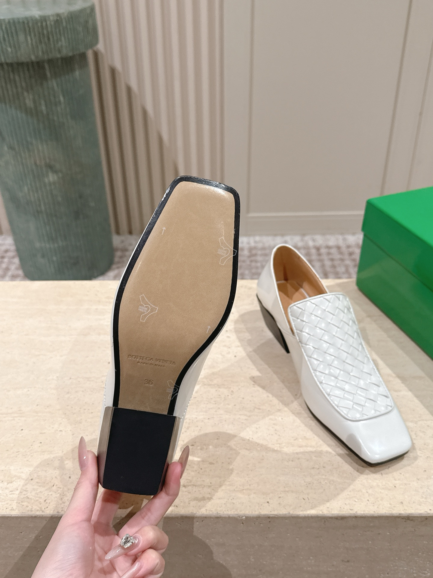 ua b0tt*ga Ven*ta ventura loafer