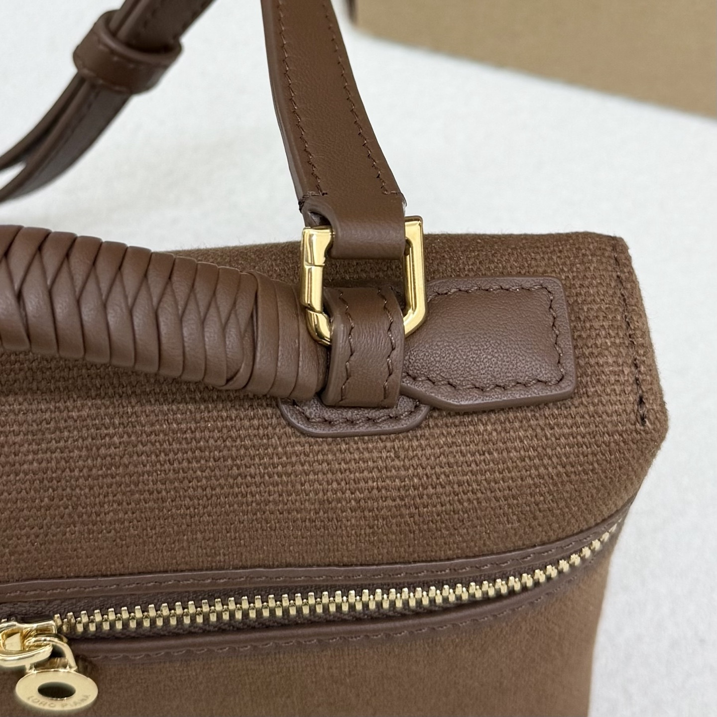 L0r0 P1ana extra pocket l19 11 x 19 x 6.5 cm