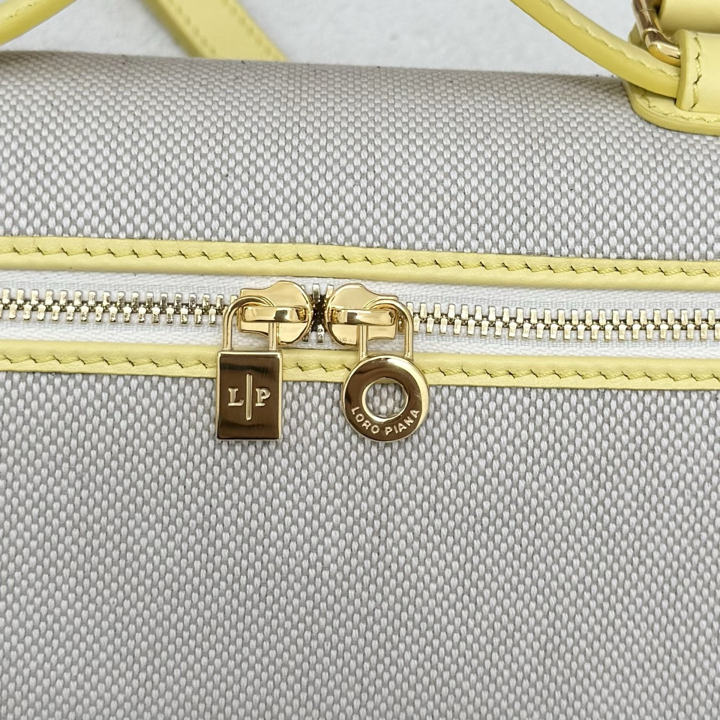 L0r0 P1ana extra pocket l19 11 x 19 x 6.5 cm