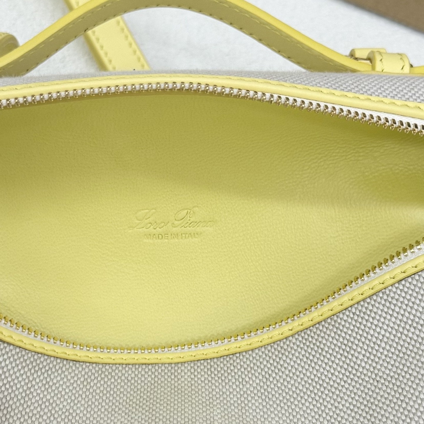 L0r0 P1ana extra pocket l19 11 x 19 x 6.5 cm